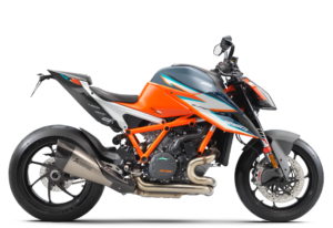 KTM Super Duke 1290 R in auffälliger orange-blauer Lackierung, präsentiert von der GST-Berlin GmbH, einem Händler für Motorräder und Zubehör.