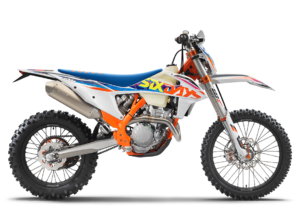 Das Bild zeigt ein KTM Offroad-Motorrad in modernem Design, ideal für Abenteuer und sportliche Fahrten.