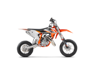 Ein KTM-Motorrad in orange-weißer Lackierung, ideal für Offroad-Abenteuer und erhältlich bei GST-Berlin GmbH.