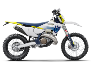 Moderne Husqvarna Enduro-Motorrad in weiß-blau mit gelben Akzenten, ideal für Offroad-Abenteuer und erhältlich bei GST-Berlin GmbH.