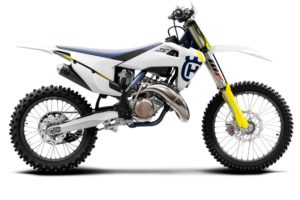 Husqvarna Enduro-Motorrad in modernem Design mit gelben Gabeln und leistungsstarkem Motor, ideal für Offroad-Abenteuer.